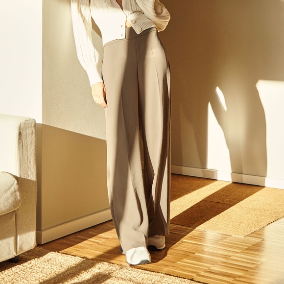 SOLD - Aritzia Wilfred La Paz Pant - Picture 1 of 2